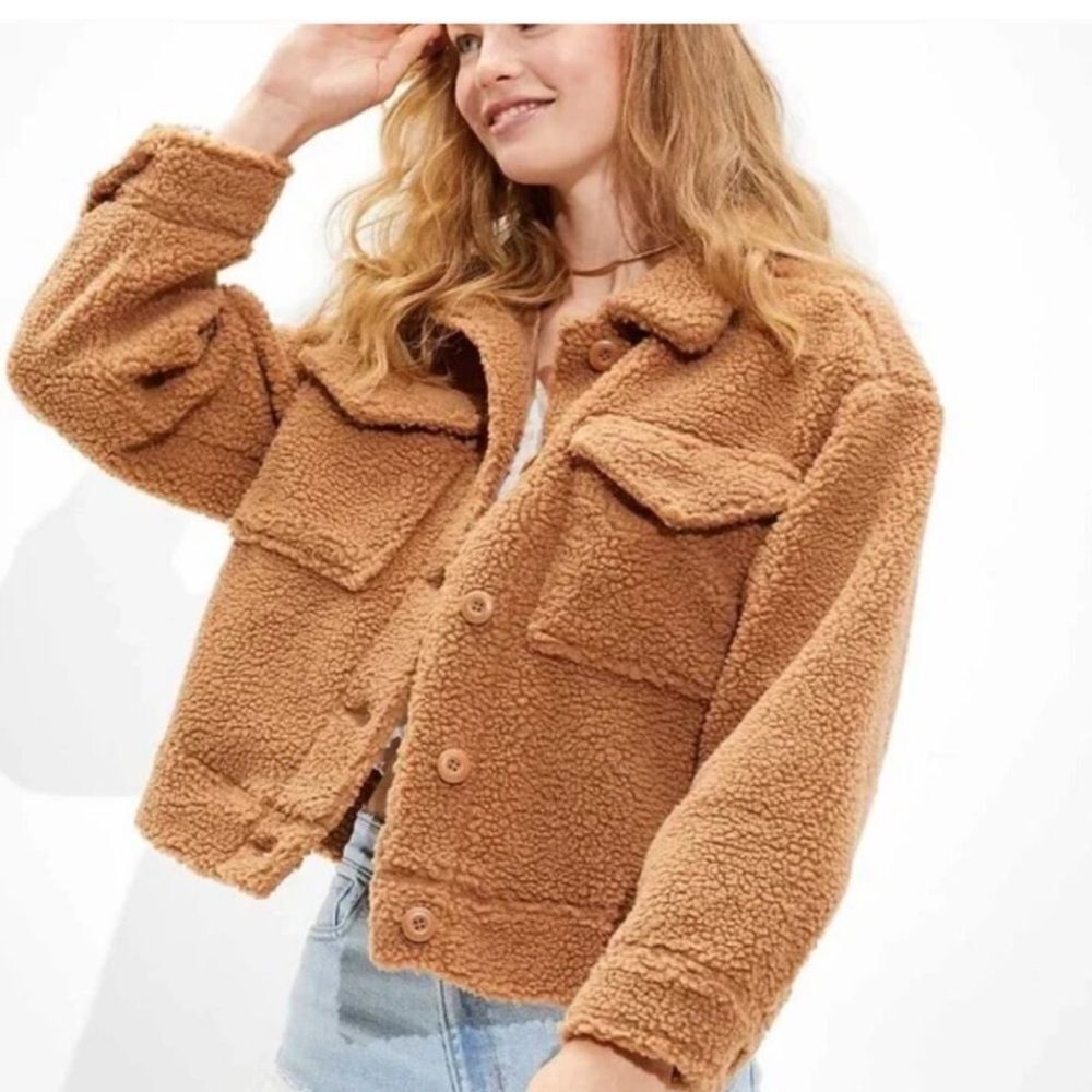 American Eagle Outfitters Tan Sherpa Teddy
Trucker Jacket size XS.